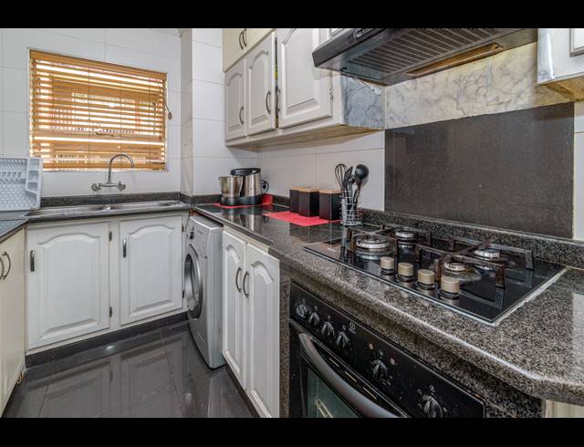 2 BEDROOM APARTMENT FOR SALE IN FERNDALE